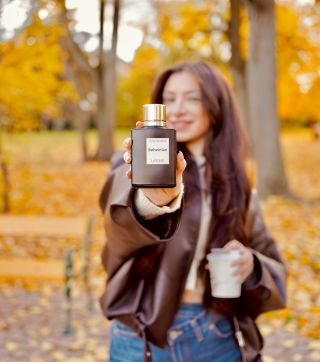 Vůní ideálních pro chladné počasí máme spoustu – a LARONME Bohemian rozhodně patří mezi ně! 🍂 Úvod otevírají hořké mandle...